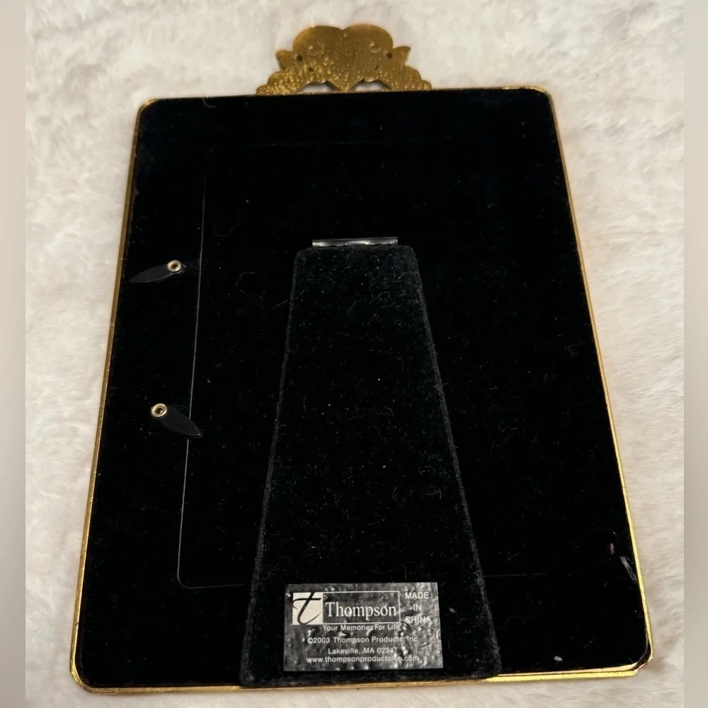 2003 Sisters Thompson Photo Frame 6X8 Gold Heavy Scrollwork Pearls Fancy VTG